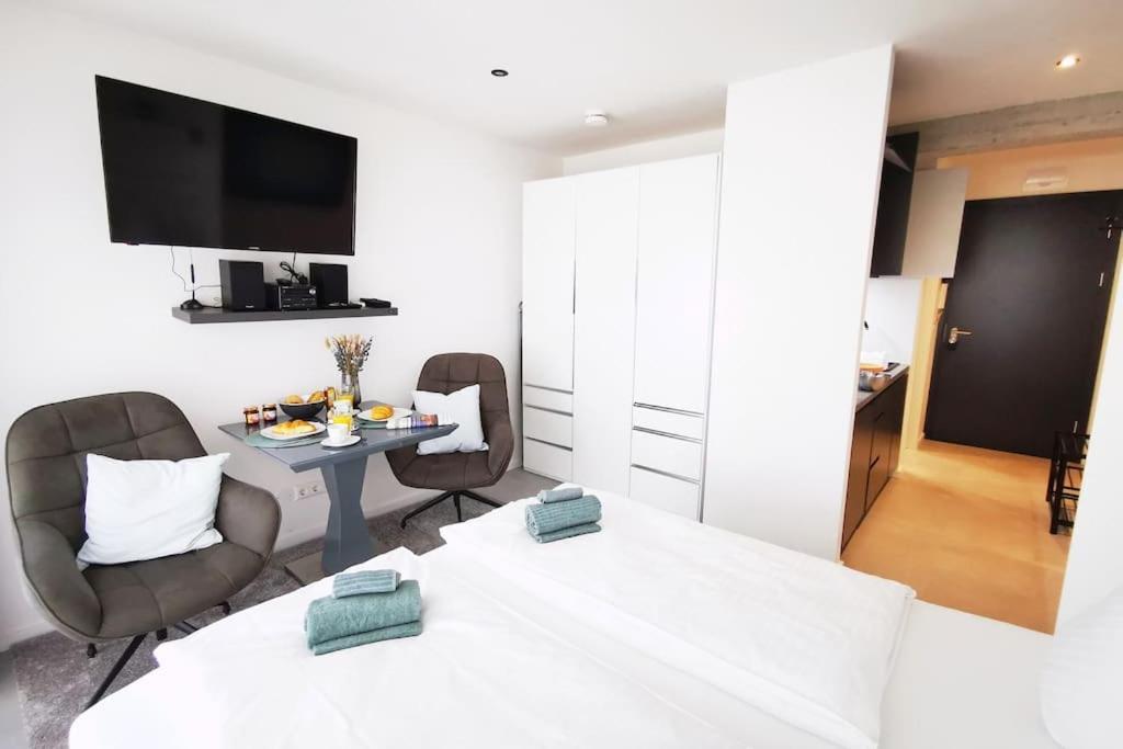 Hh 03 By Rockchair - Superhost Status - Modernes Apartment Mit Sonnigem Balkon & Premium Boxspringbetten In Winterhude - Hamburg Top Geheimtipp Hamburgo Exterior foto