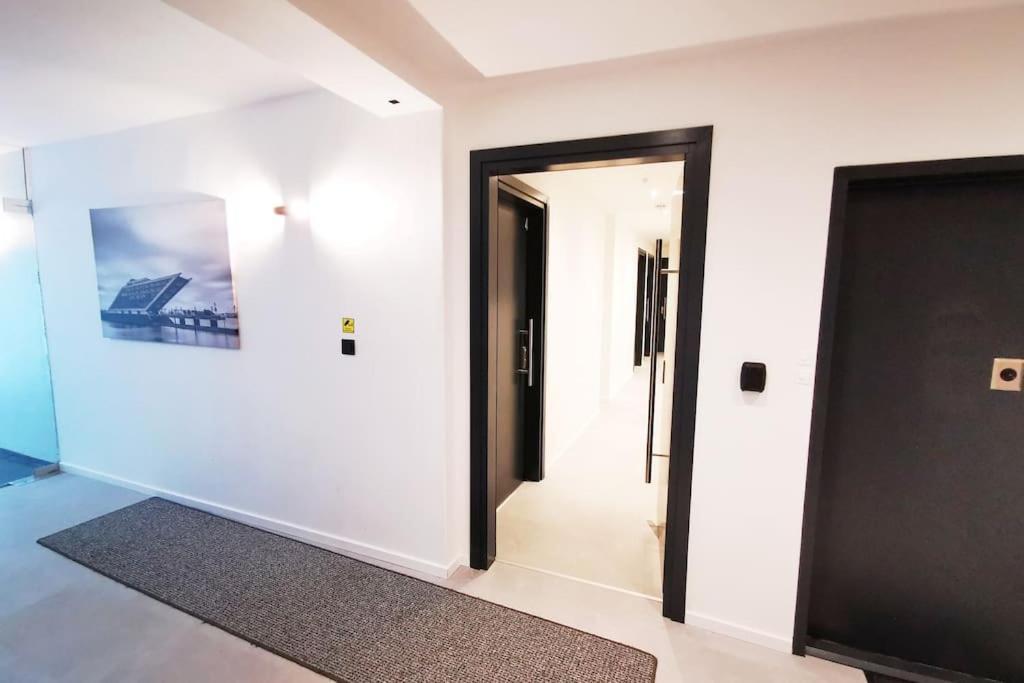 Hh 03 By Rockchair - Superhost Status - Modernes Apartment Mit Sonnigem Balkon & Premium Boxspringbetten In Winterhude - Hamburg Top Geheimtipp Hamburgo Exterior foto